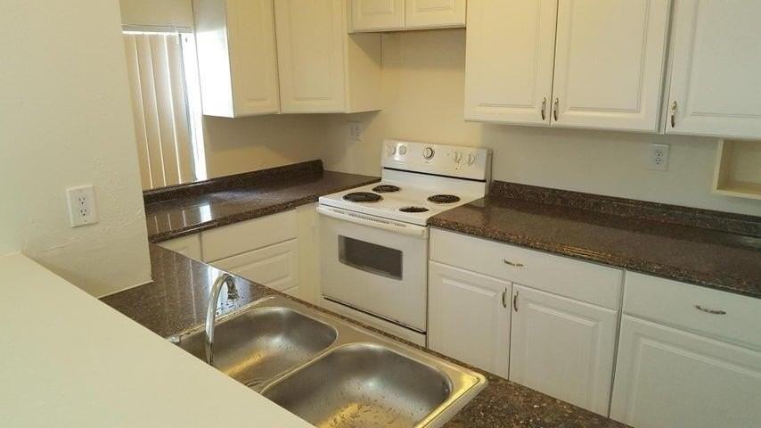 9101 Hampshire Drive - Photo 4 of 7