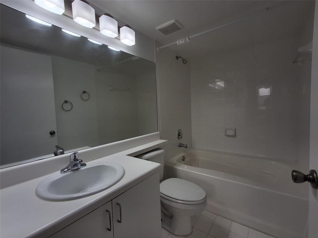 4836 N State Road 7 #5-204 - Photo 7 of 18