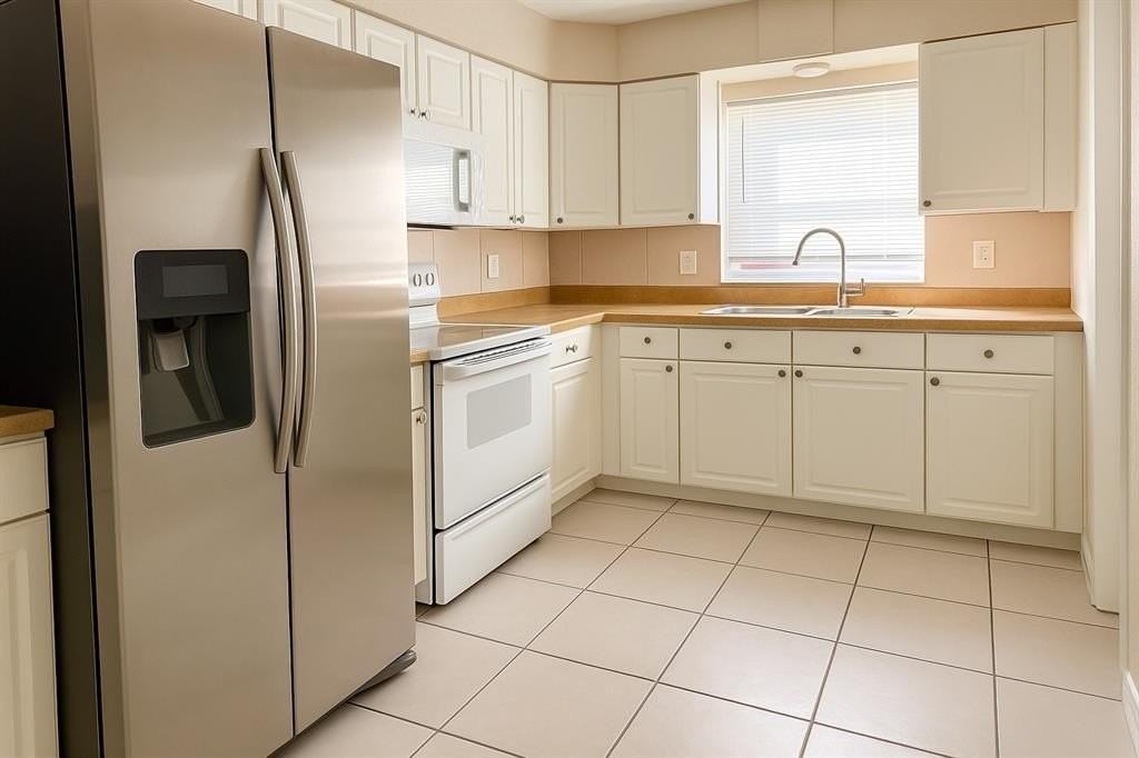 6721 Mcclellan St - Photo 3 of 14