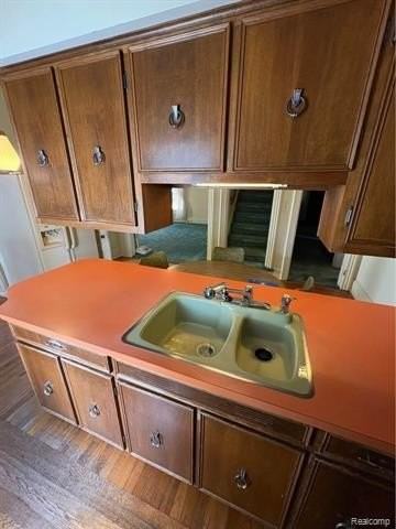 426 E 4th St - Photo 4 of 26