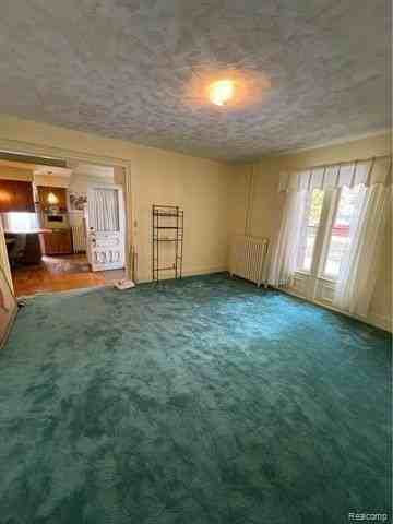 426 E 4th St - Photo 7 of 26