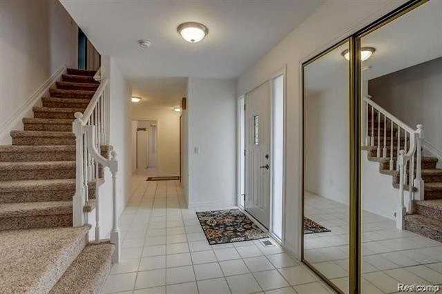 31843 Bristol Ln - Photo 3 of 39