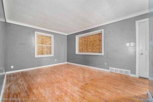 6306 Farmbrook St - Photo 3 of 13