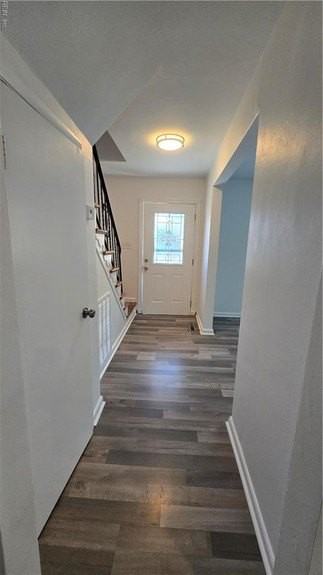 521 Lynn Shores Dr - Photo 2 of 46