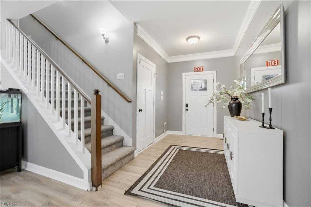 1859 Parkview Ave - Photo 7 of 50