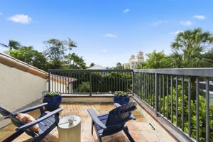 featured image of 264 Everglade Ave