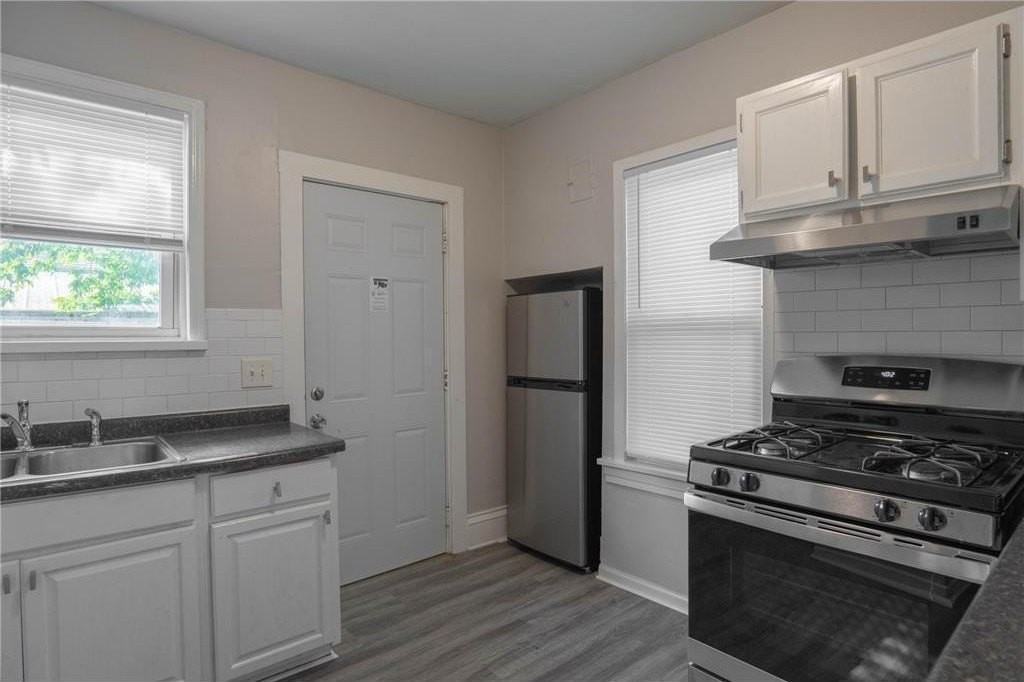 1002 Lowry Ave N - Photo 2 of 10