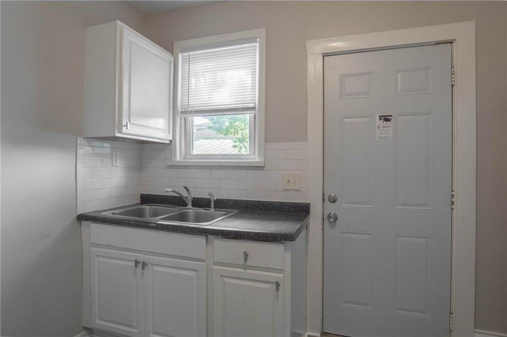 1002 Lowry Ave N - Photo 3 of 10