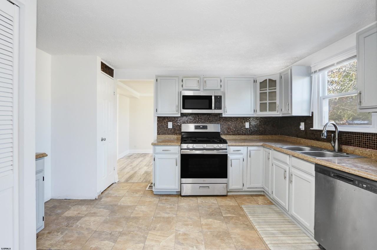 1649 N Missouri Ave - Photo 2 of 28