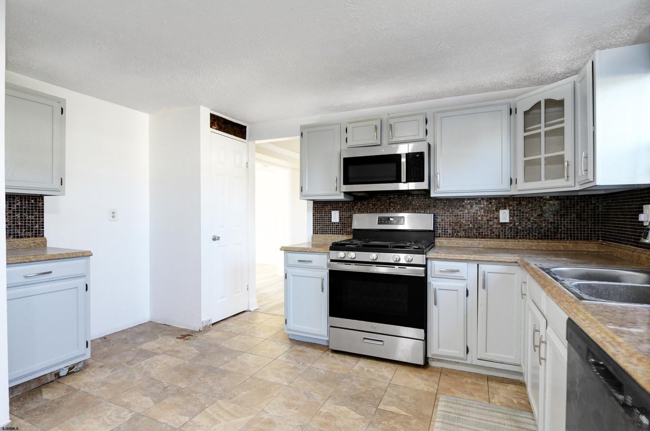 1649 N Missouri Ave - Photo 4 of 28