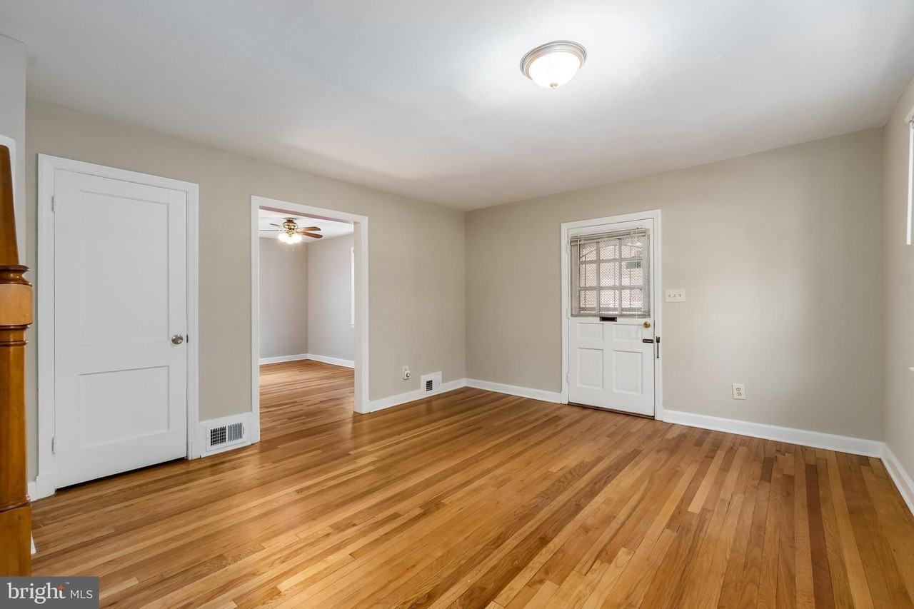 5053 11th St Ne - Photo 3 of 31