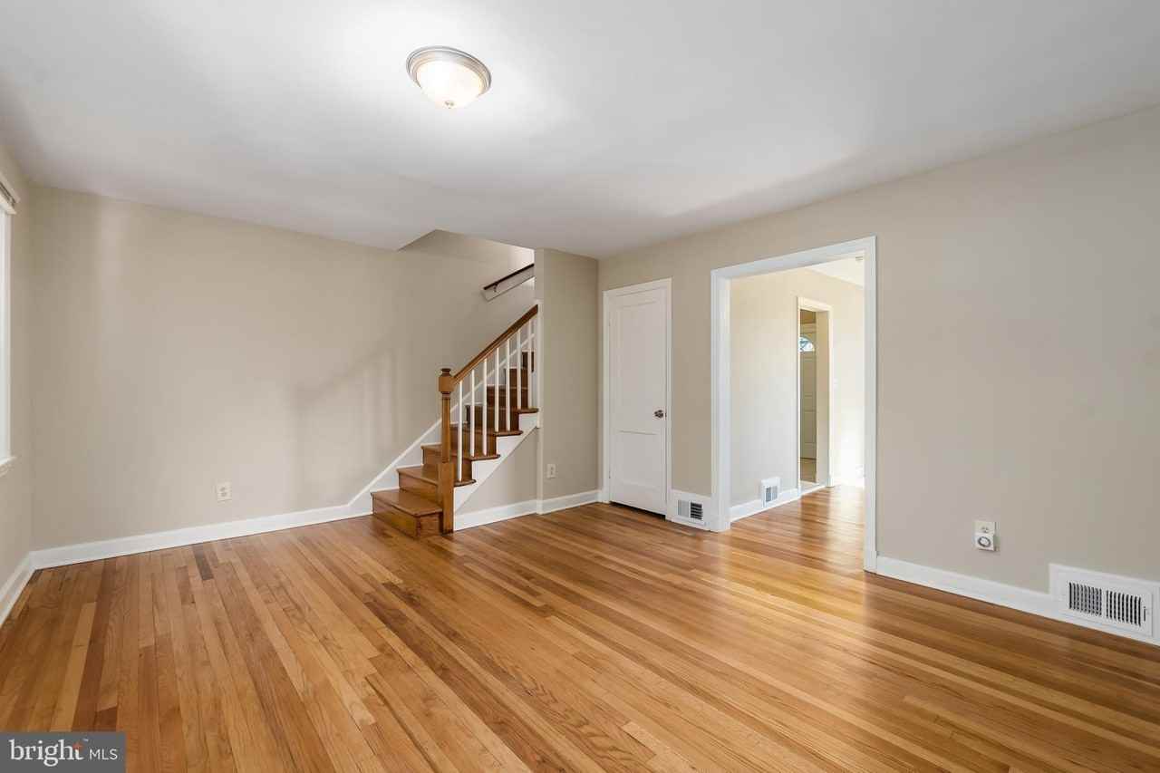 5053 11th St Ne - Photo 5 of 31