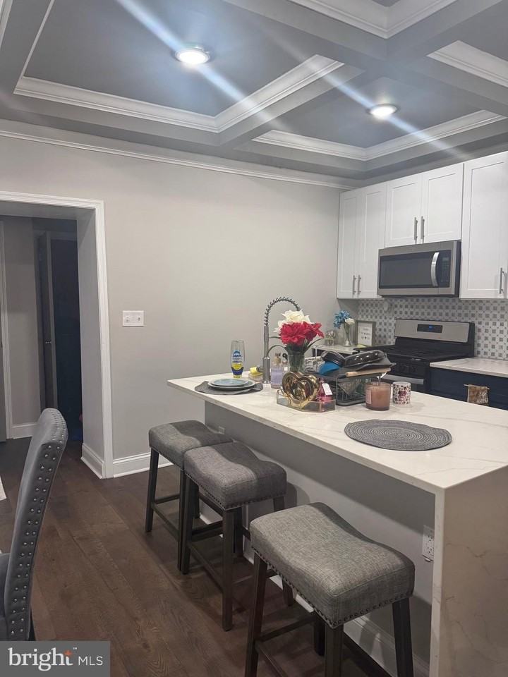 2412 Keyworth Avenue - Photo 3 of 8