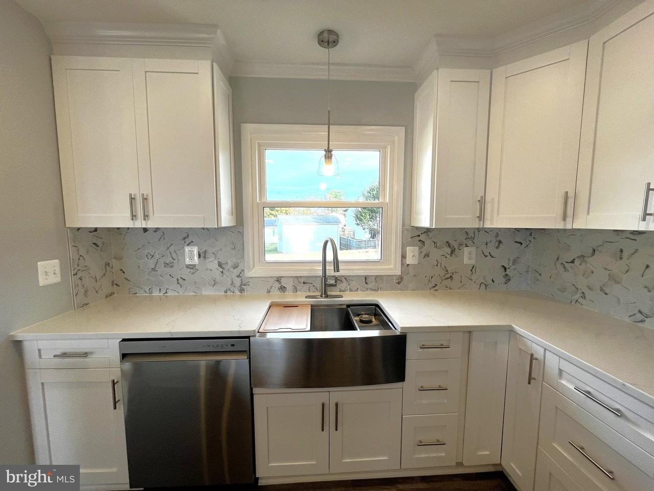 302 Overlook Drive - Photo 4 of 30