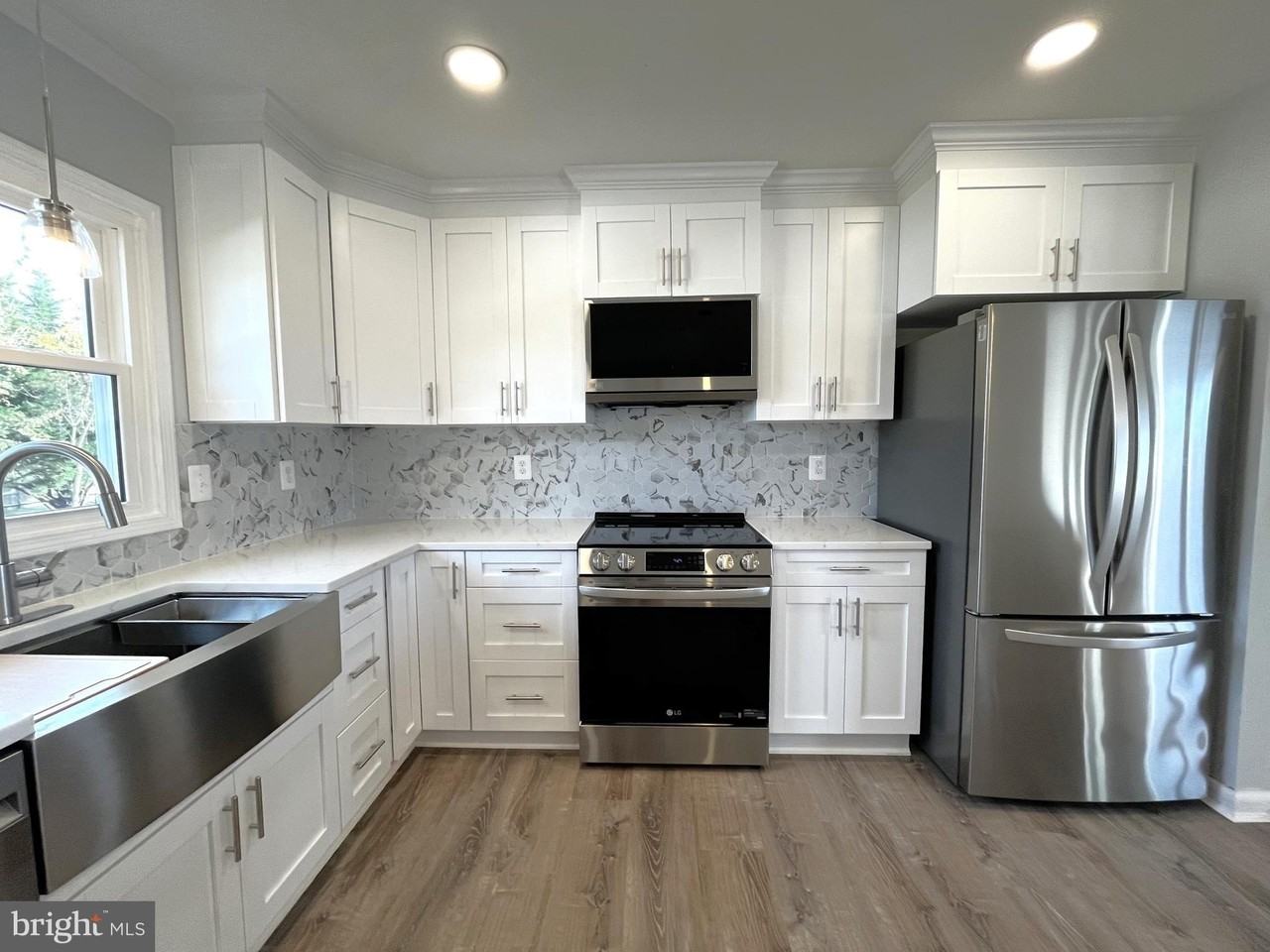 302 Overlook Drive - Photo 5 of 30