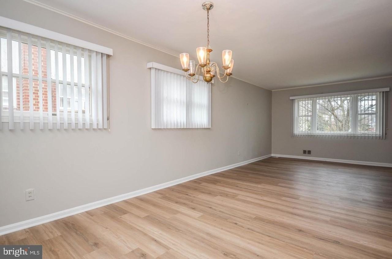 4426 Hallet St - Photo 7 of 37