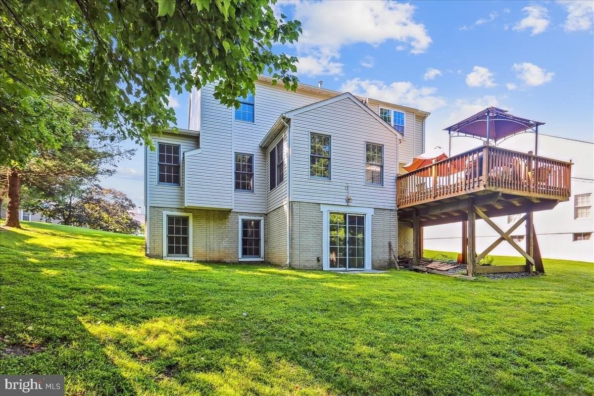 18518 Gingerbread Lane - Photo 4 of 50