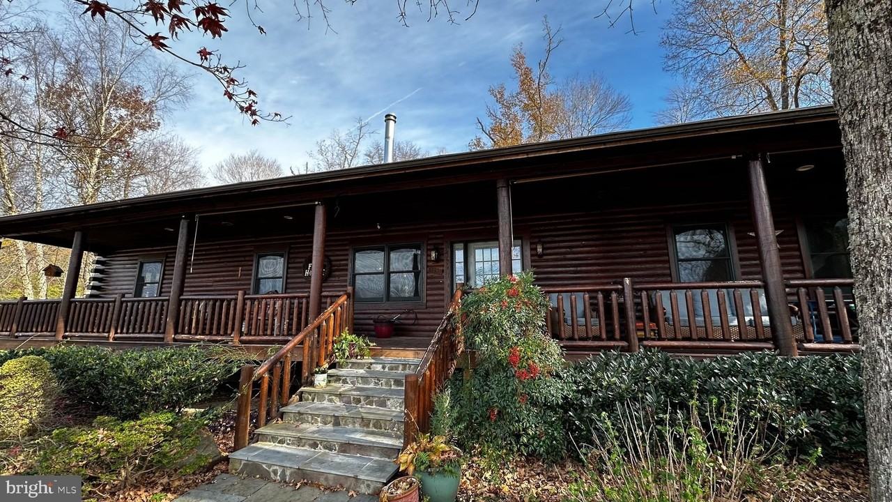 18304 HAWKINS Road - Photo 3 of 23