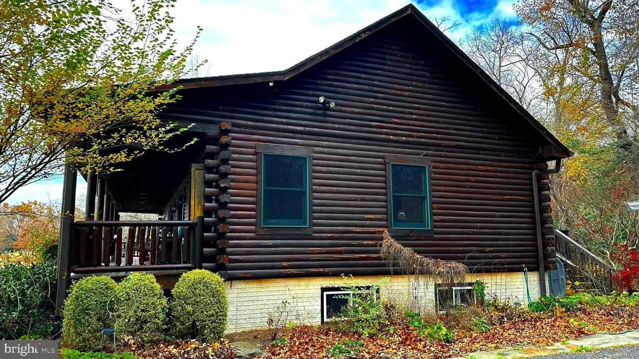 18304 HAWKINS Road - Photo 4 of 23