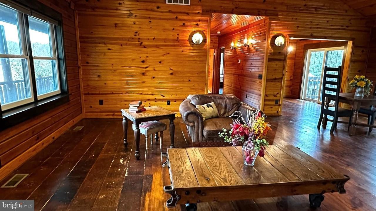 18304 HAWKINS Road - Photo 7 of 23