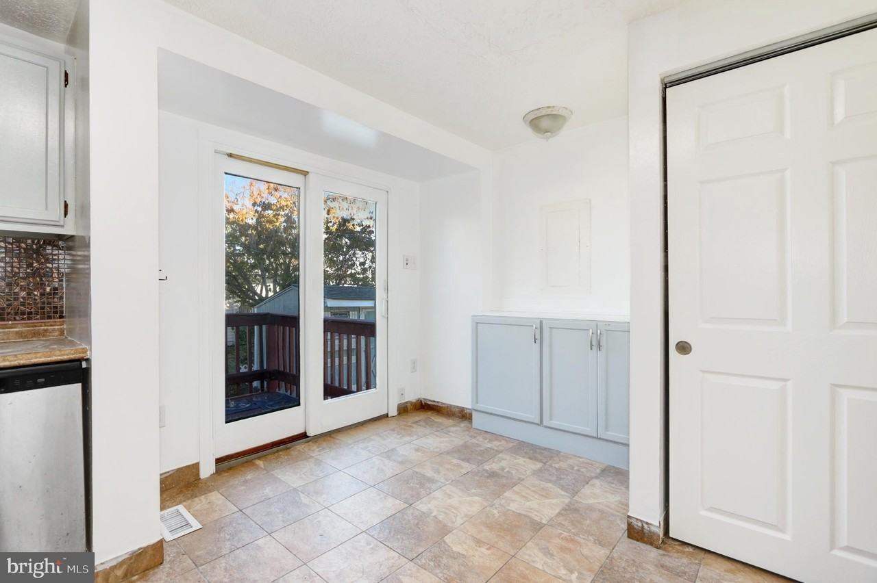 1649 N Missouri Ave - Photo 5 of 28