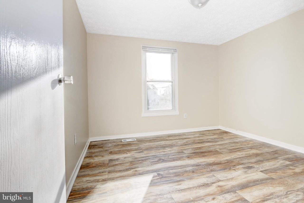 1649 N Missouri Ave - Photo 7 of 28