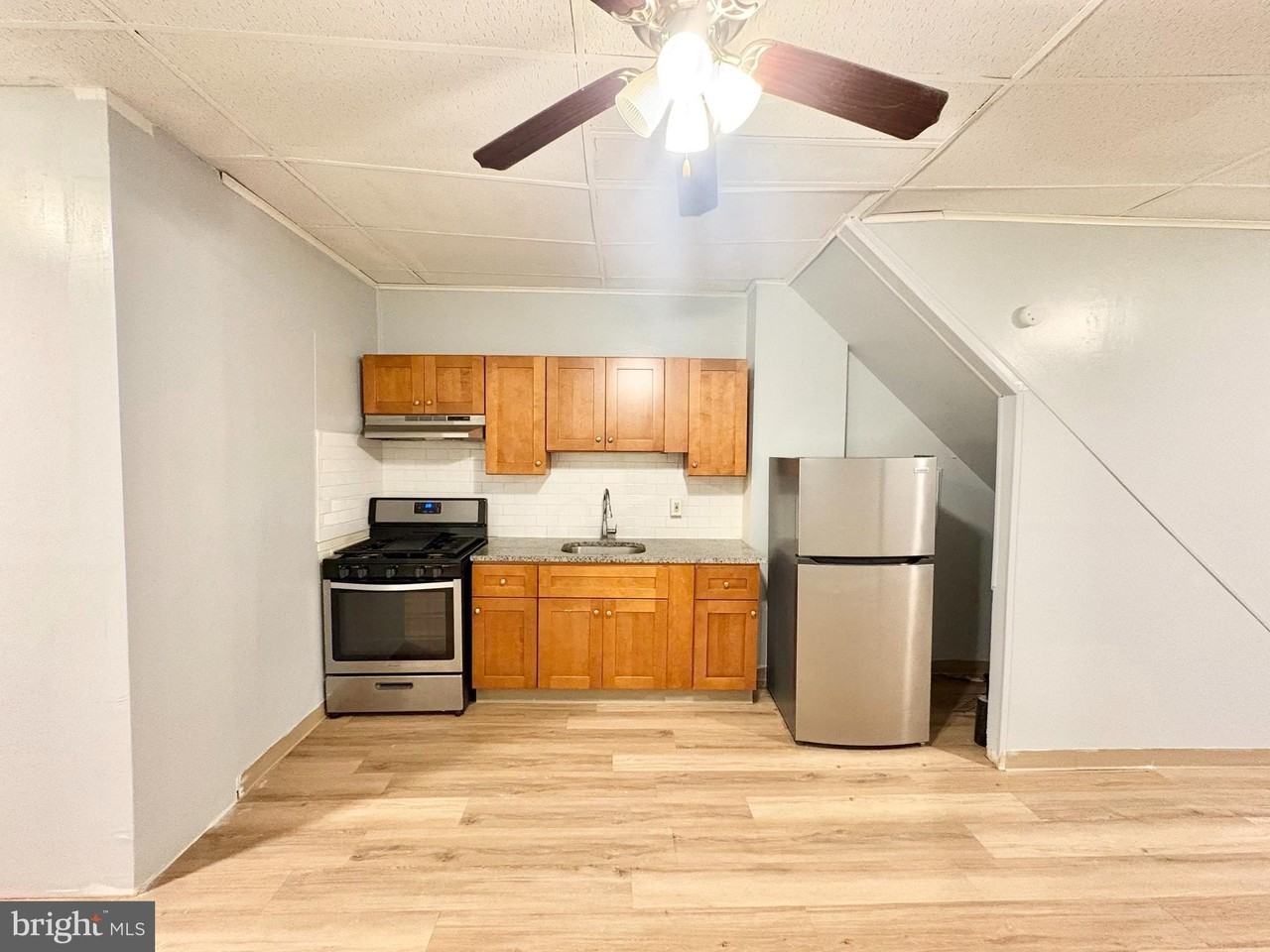 2097 Bridge St - Photo 3 of 13