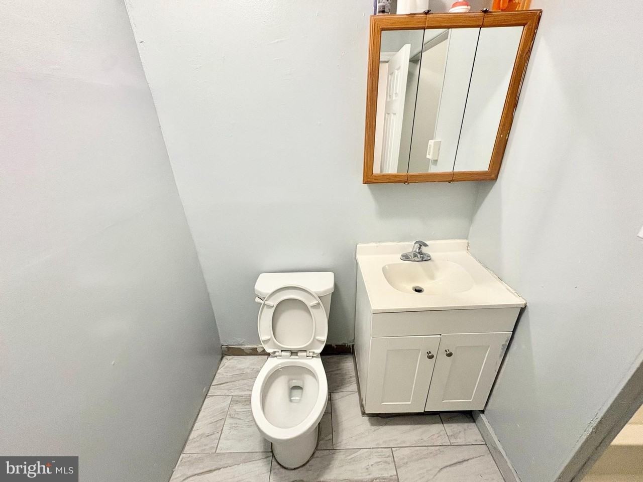 2097 Bridge St - Photo 4 of 13