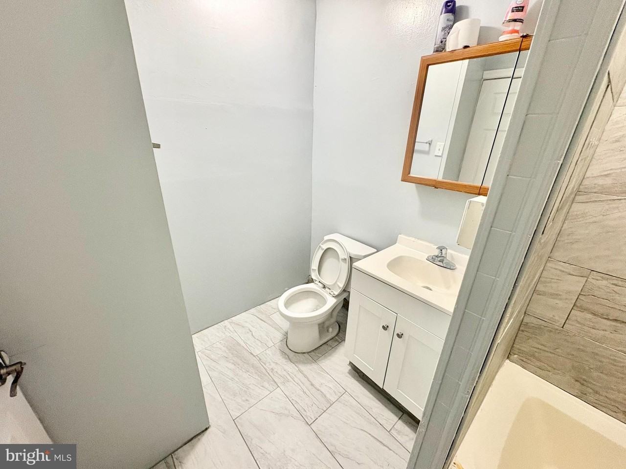 2097 Bridge St - Photo 5 of 13