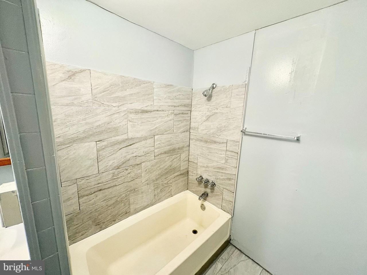 2097 Bridge St - Photo 6 of 13