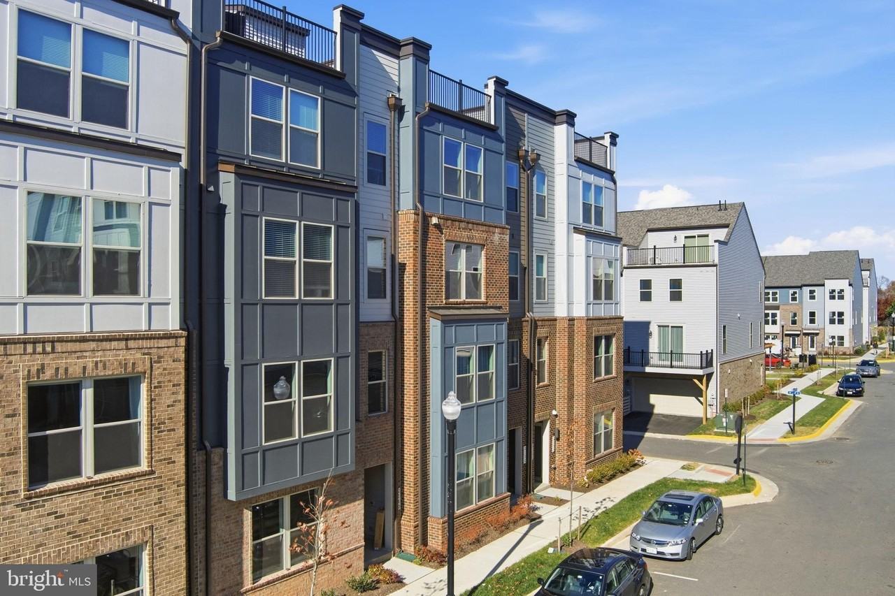 2136 Glacier Rd - Photo 2 of 50