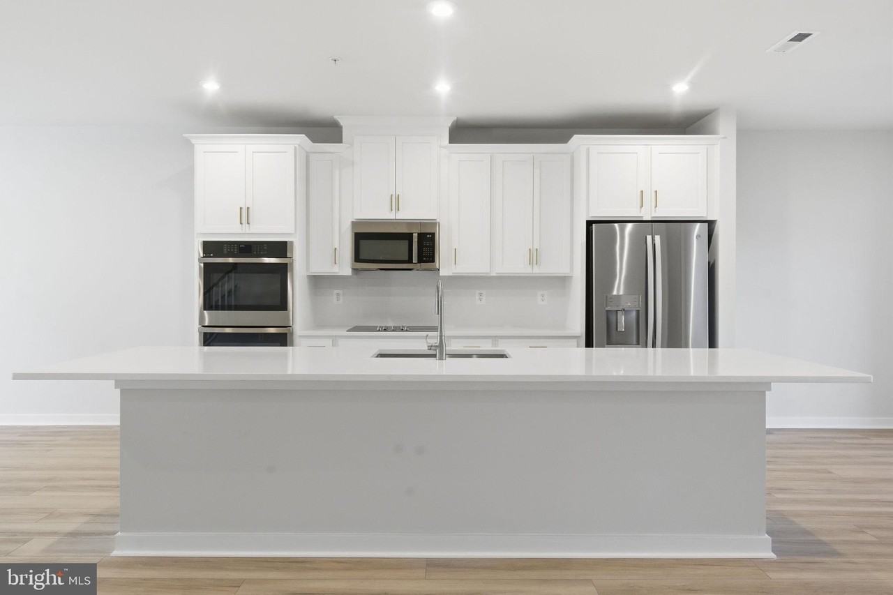 2136 Glacier Rd - Photo 6 of 50