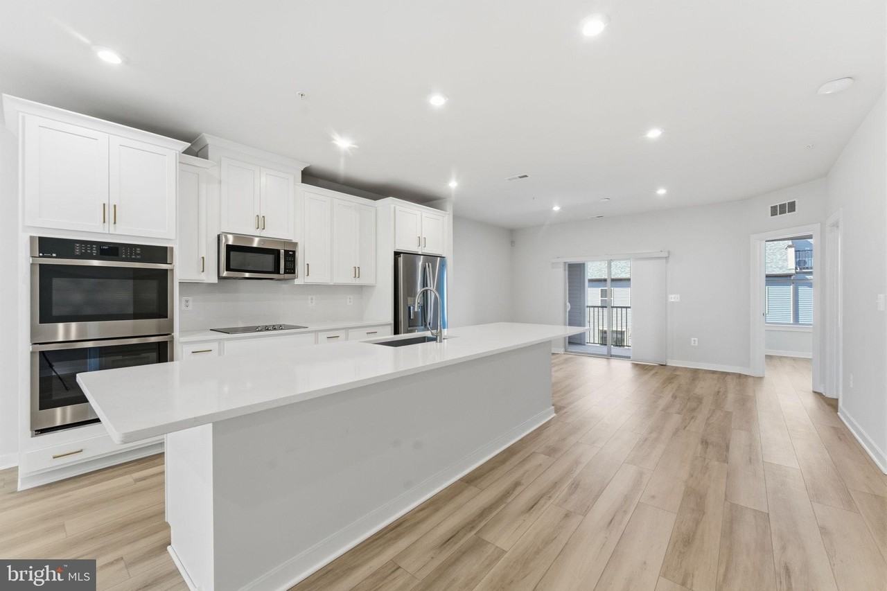 2136 Glacier Rd - Photo 7 of 50