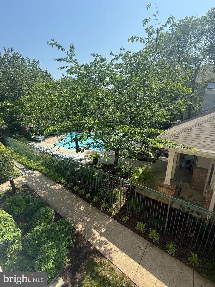 12012 Taliesin Pl Apt 24 #24 - Photo 3 of 16