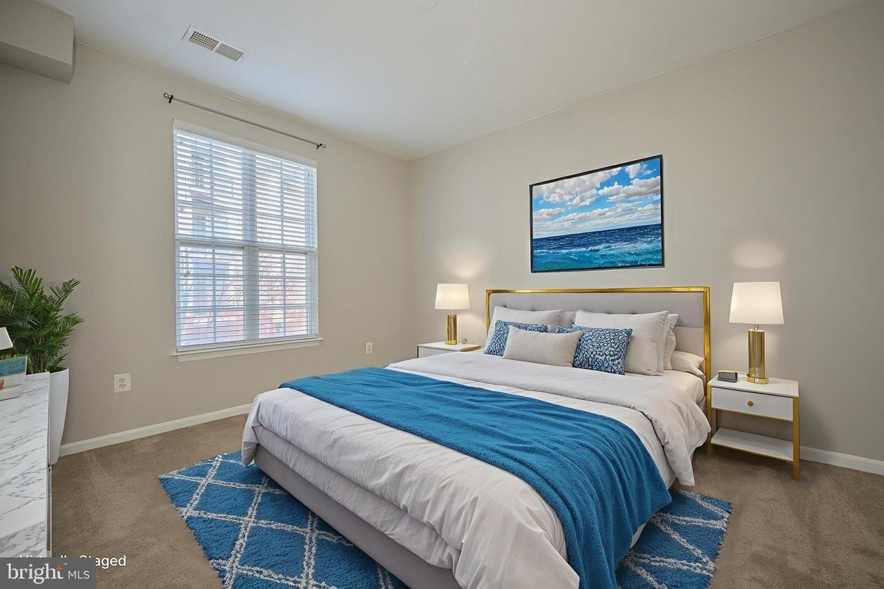 21216 Mcfadden Square #206 - Photo 5 of 11