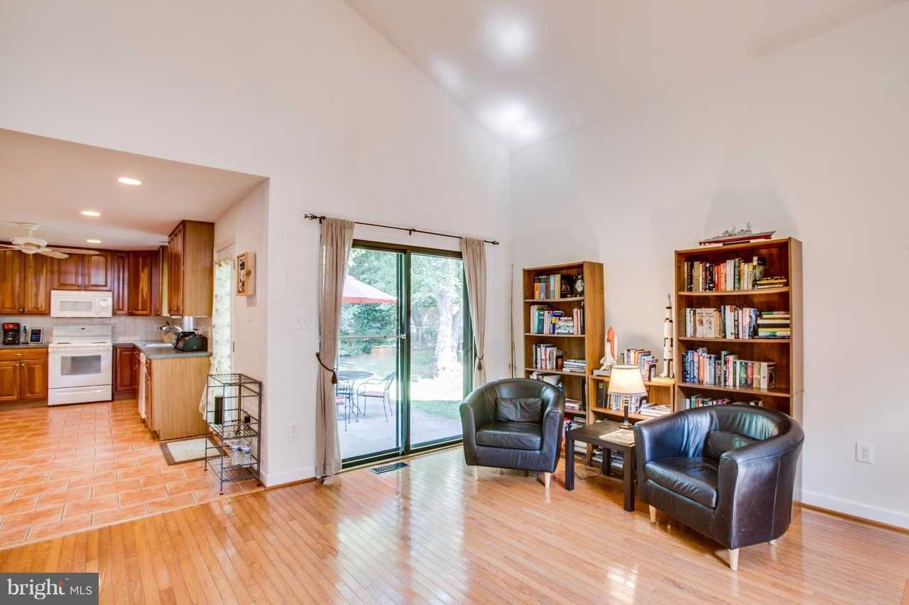 10108 Quayle Ct - Photo 7 of 27