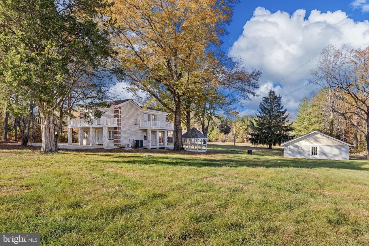 44 Ravenwood Dr - Photo 6 of 50