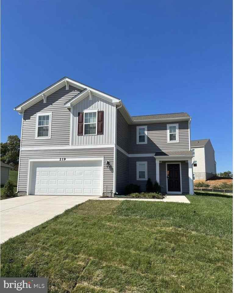 219 Centergate Dr - Photo 2 of 13