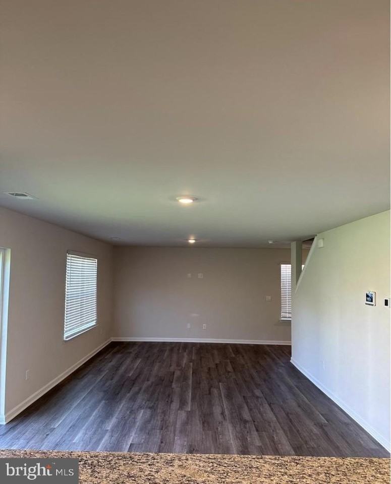 219 Centergate Dr - Photo 5 of 13