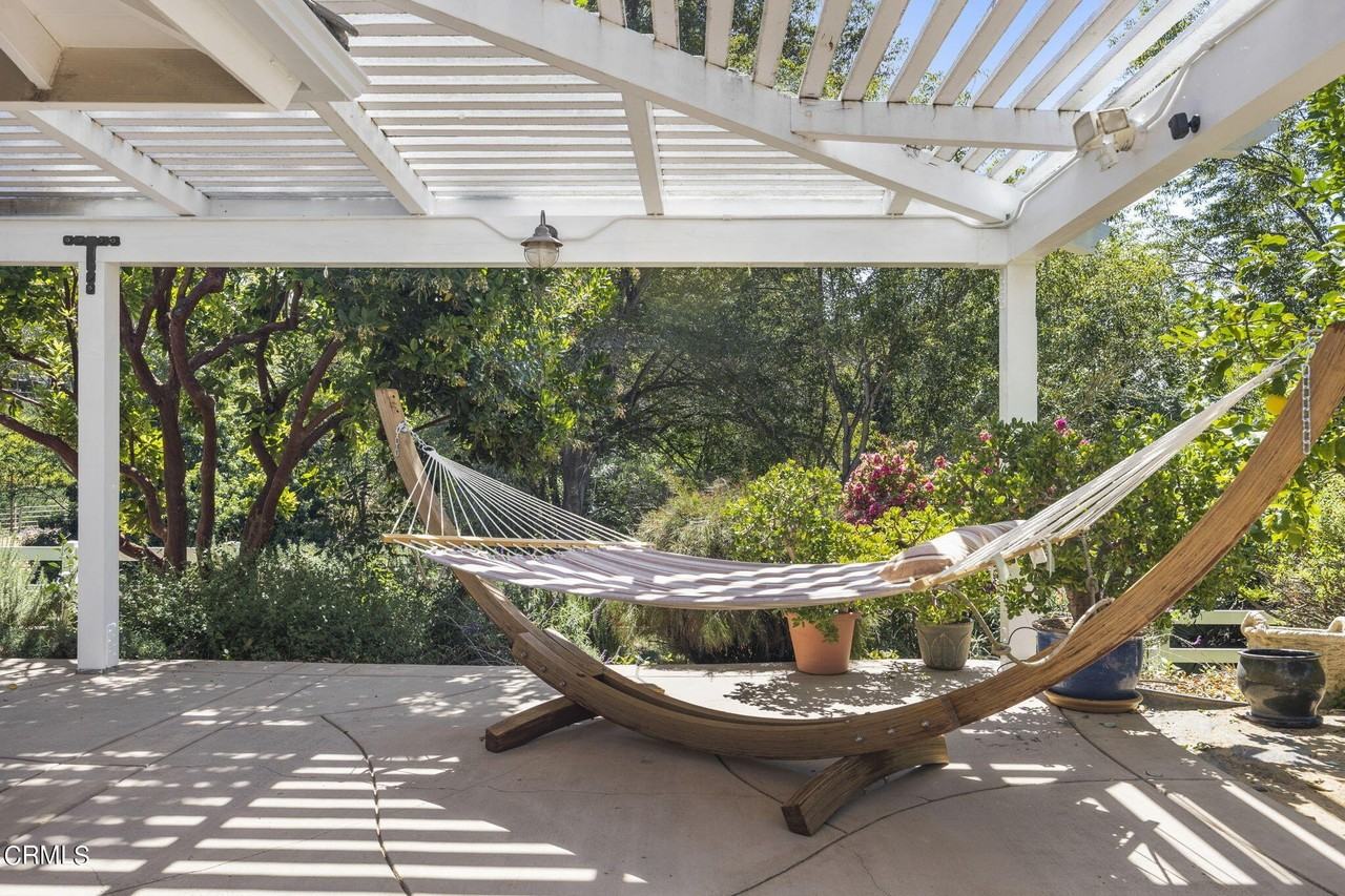 1876 Ramona Dr - Photo 4 of 9