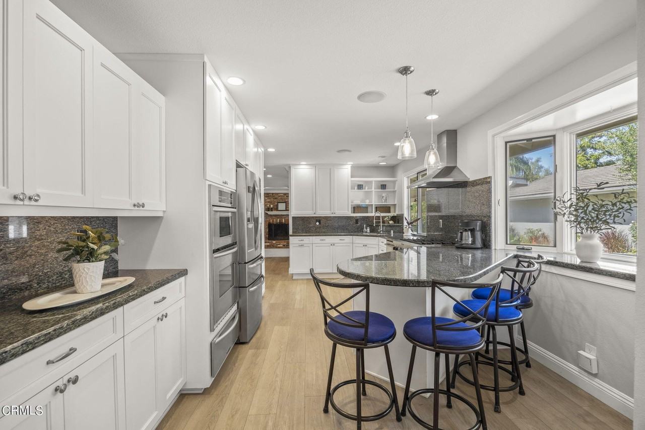 1876 Ramona Dr - Photo 5 of 9