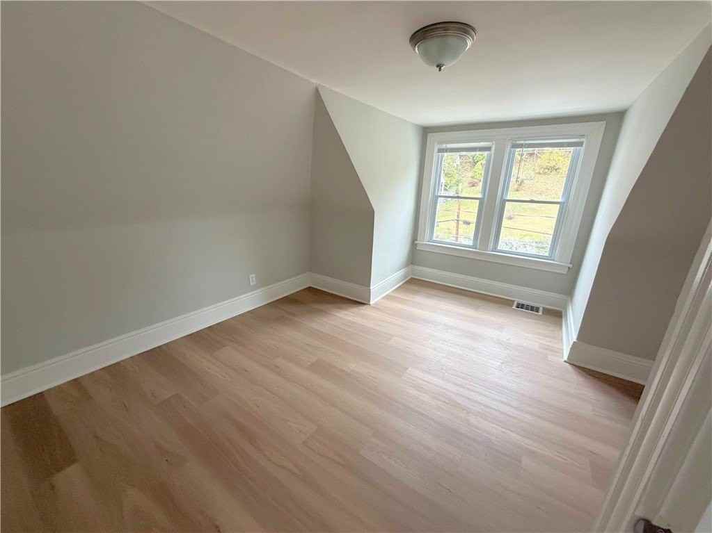 589 5th Street #2 - Photo 2 of 6