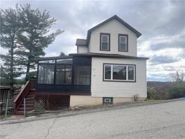 featured image of 504 Crossland St