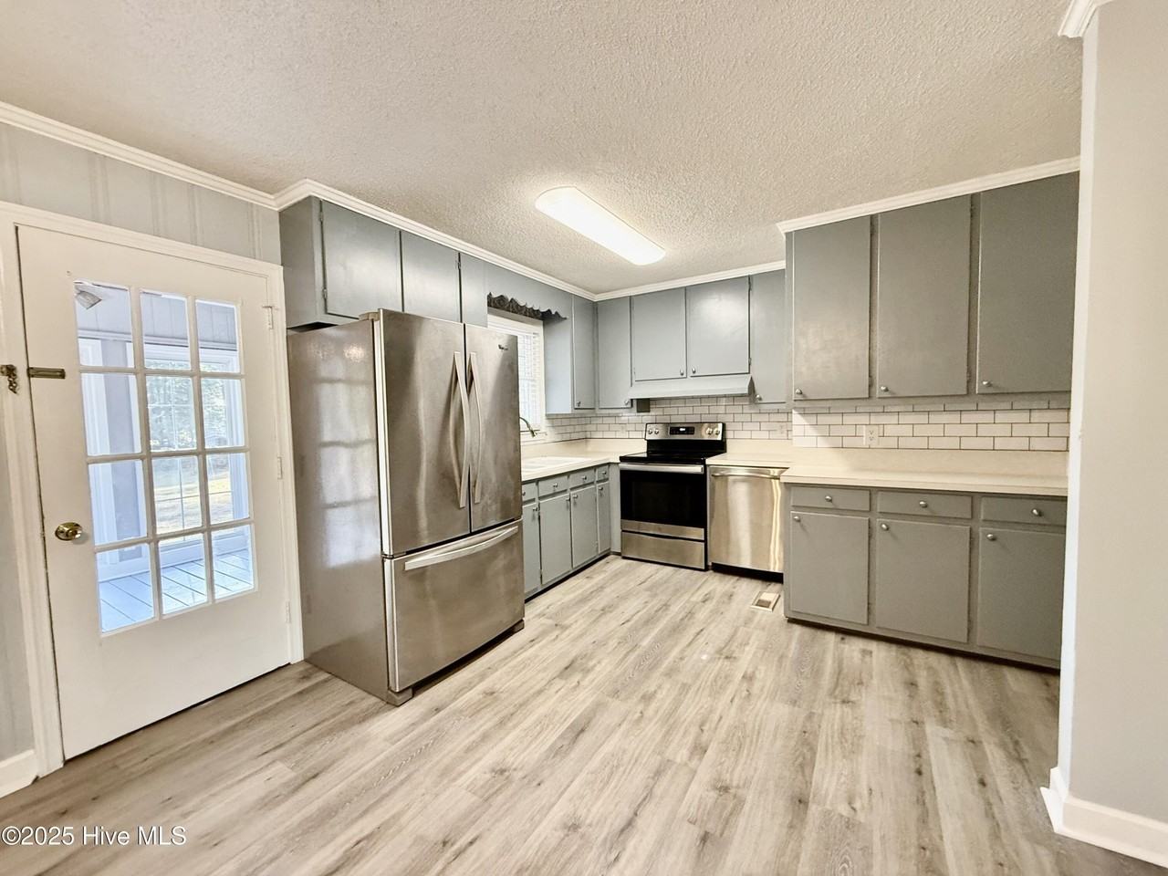 808 Aspen Ln - Photo 4 of 10