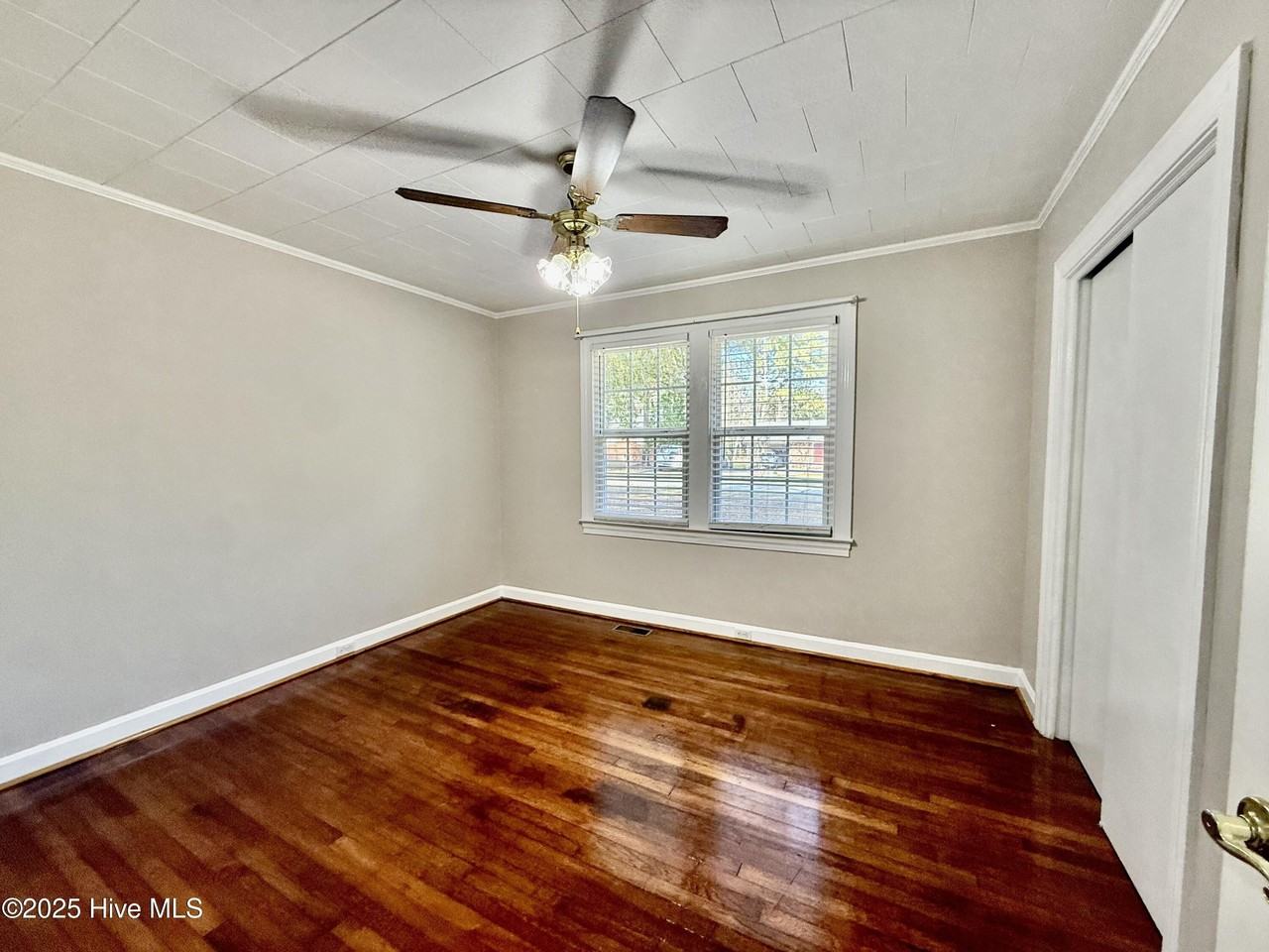 808 Aspen Ln - Photo 7 of 10