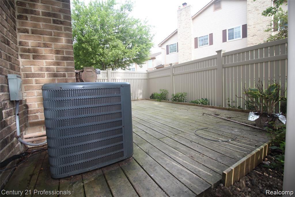 21141 E Glen Haven Cir - Photo 4 of 14