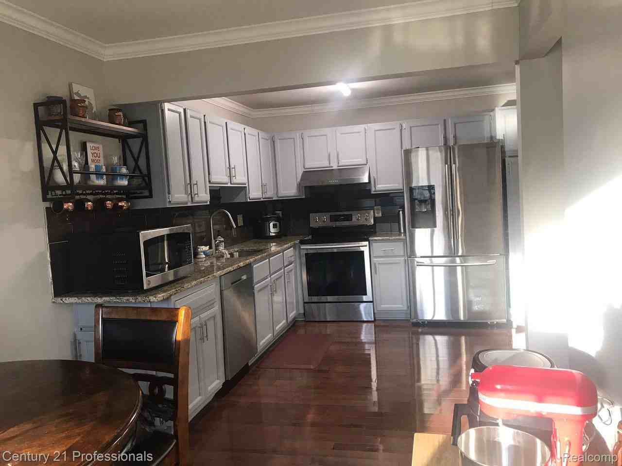 21141 E Glen Haven Cir - Photo 5 of 14