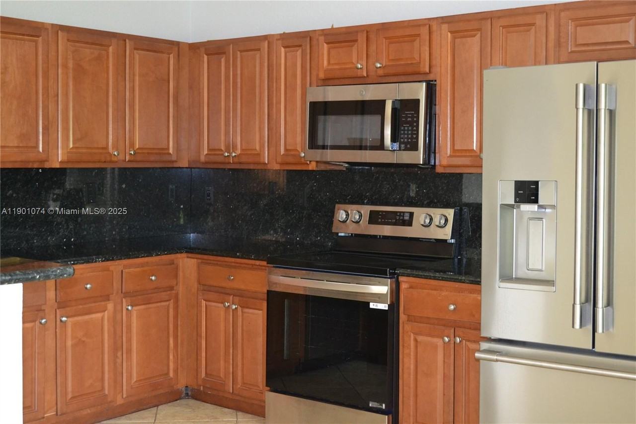 22418 Sw 94th Path ##0 - Photo 5 of 50