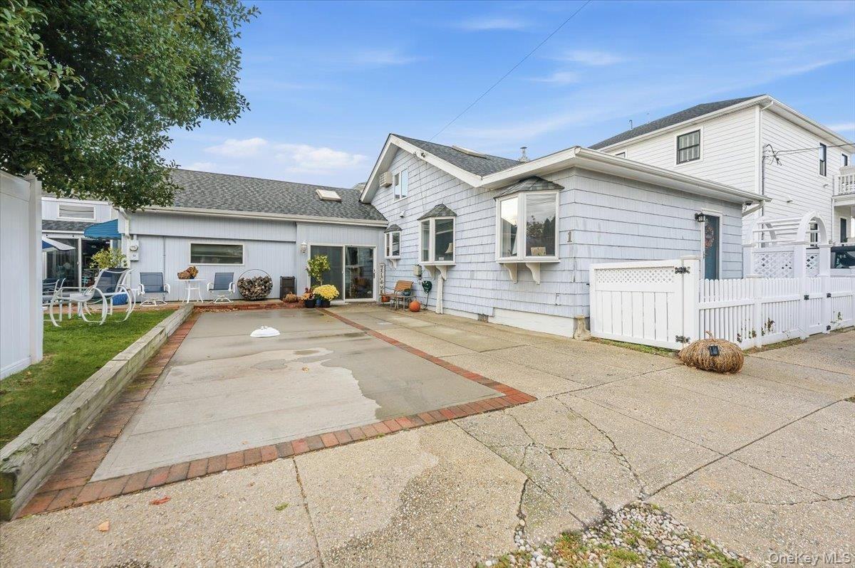 1 Bellmore Ave