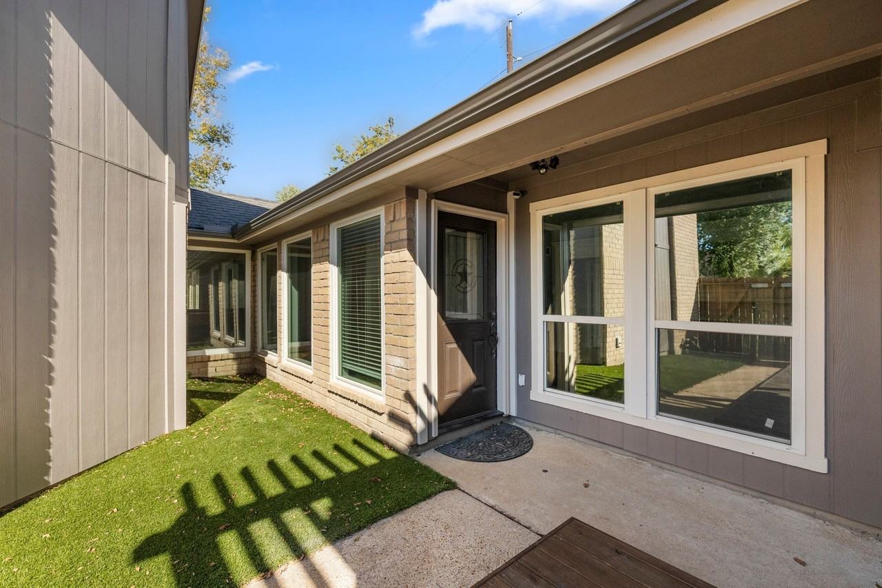 8522 Scenic Green Dr - Photo 3 of 34